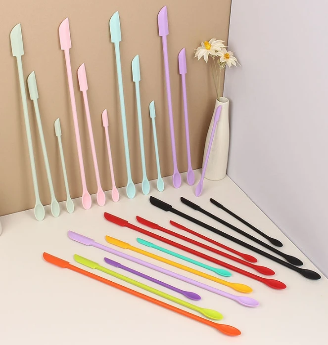 Kitchen Gadgets Everyone Needs - 長い柄の耐熱シリコンスパチュラ,両端スクレーパーとスプーン,ジャムヘラ,キッチンガジェット,アクセサリー,3ピース/セット