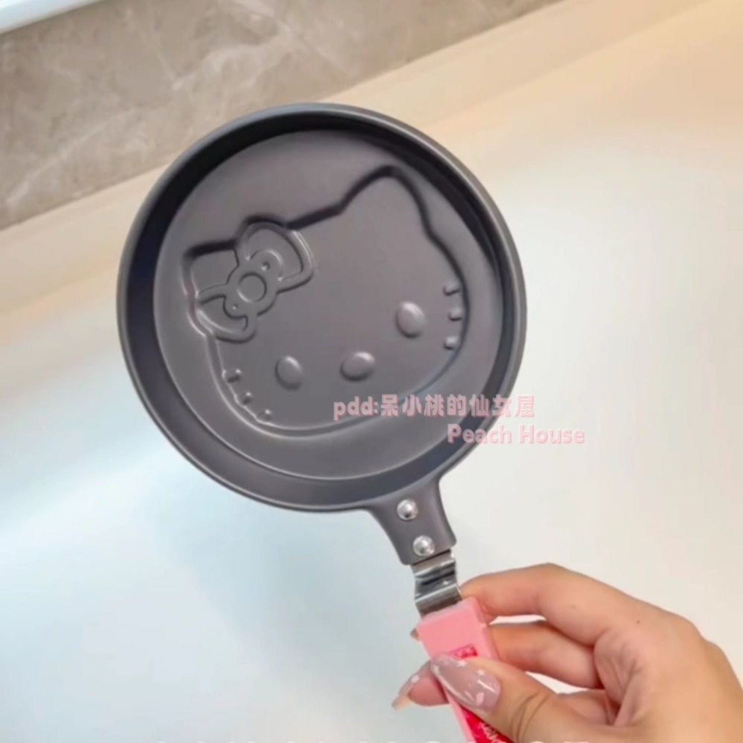 かわいいサンリオハローキティミニノンスティック漫画パンケーキ - Kitchen Gadgets In Japan のレビューと価格
