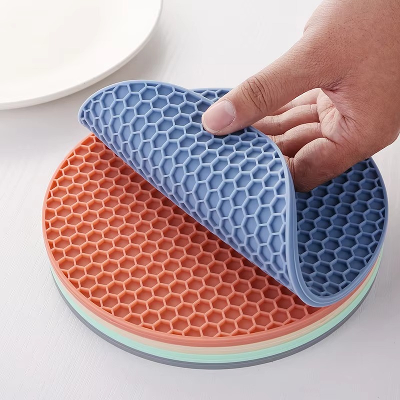 シリコンマットコースター食品グレード素材プレースマット滑り止 - Kitchen Gadgets In Japan のレビューと価格